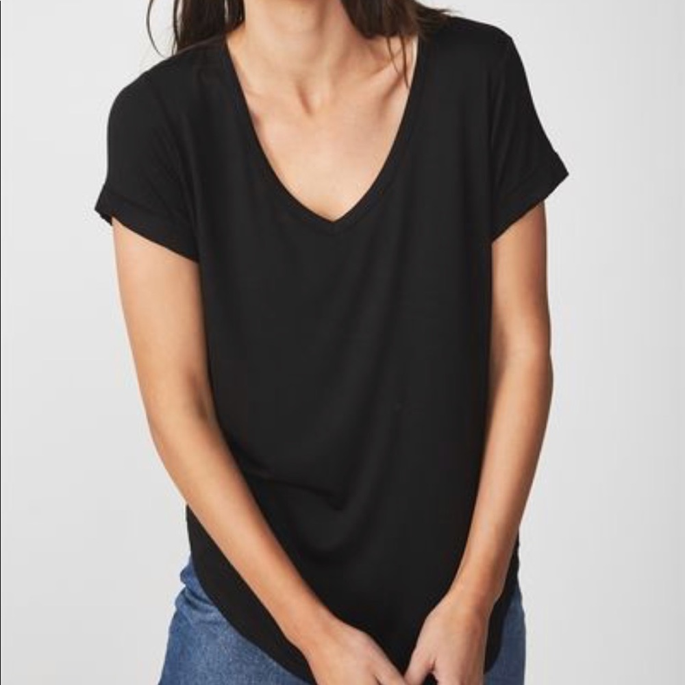 Perfect basic v neck black T-shirt shirt top tee